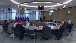 Владимир Путин в Новосибирске провел заседание Совета по науке и образованию