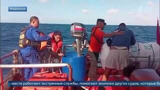 Паром в огне: появились кадры спасения людей неподалеку от Бали