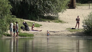 Врачи напоминают, где не стоит купаться, чтобы не подхватить зуд купальщика