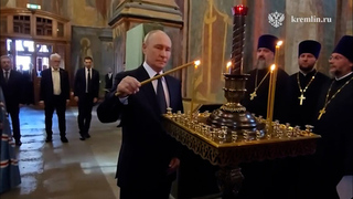 Владимир Путин принял участие в молебне в Архангельском соборе Московского Кремля