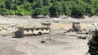 Число пропавших без вести в Непале выросло до почти полутора тысяч человек