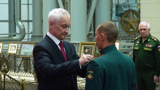Министр обороны вручил «Золотые Звезды» Героев РФ отличившимся на СВО военнослужащим
