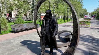 В центре Волгограда открылся сквер имени Станислава Говорухина