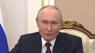 Владимир Путин поздравил школьников, родителей, учителей с Днем знаний