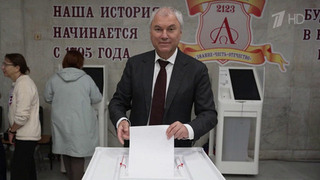 Члены правительства, главы регионов, общественные деятели проголосовали на выборах