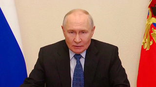 Владимир Путин по видеосвязи провел оперативное совещание с участниками Совбеза РФ