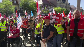 Германию накрыла волна протестов: люди недовольны социальной политикой Мерца