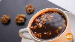 Готовим шоколадный кофе с жареным орехом. Доброе утро. Фрагмент