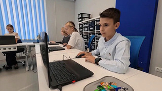 Тренд на раннее развитие: высокая нагрузка может привести к эмоциональному выгоранию у детей