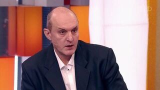 В «Пусть говорят» супруг пострадавшей при нападении завербованной аферистами девушки рассказал о моменте покушения
