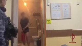 Проникший в школу в Ивантеевке дебошир защищался огнетушителем от охраны: видео