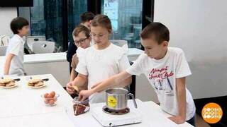 Бутерброд падает маслом… куда? Доброе утро. Суббота. Фрагмент