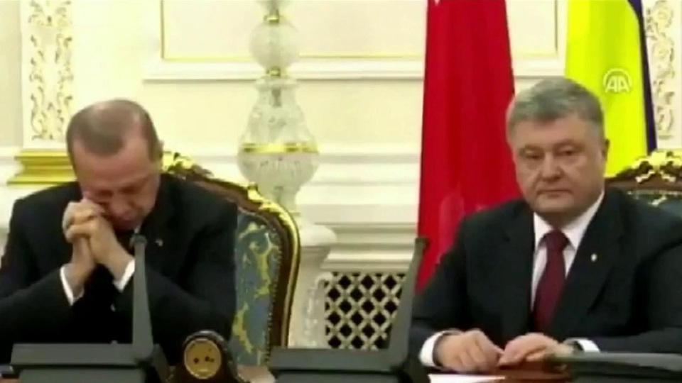 Выступление Петра Порошенко вогнало в сон президента Турции. Хиты интернета