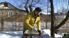 Очистка оконной рамы от старой краски. Фазенда. Фрагмент выпуска от 13.03.2016