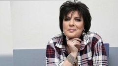 Марина: концертный директор, пишет песни, играет на барабанах, умеет делать уколы, мечтает построить баню. Давай поженимся! Фрагмент выпуска от 14.04.2016