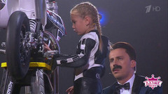 Неутомимая мотогонщица Алена Петришина. Лучше всех! Фрагмент выпуска от 12.02.2017