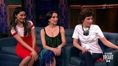 Ведущие утреннего эфира Светлана Зейналова, Марина Ким и Юлия Зимина. Вечерний Ургант. Фрагмент выпуска от 07.03.2017