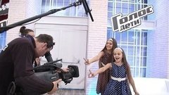 «В вокале у нас всe прекрасно, а в жизни — всe, как у обычных сестeр». Милана и Виолетта Вольские. Интервью после Слепого прослушивания. Голос.Дети-1