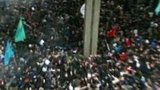 У здания парламента Крыма начались стычки между протестующими