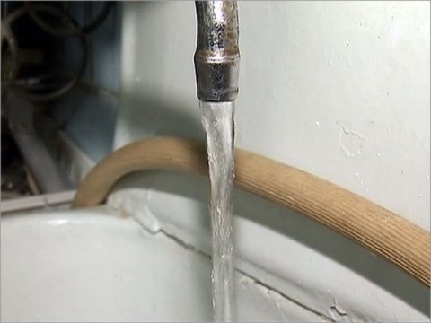 Греть воду в кастрюлях. No hot water. Вскакивать горячий. Вскакивать горячий. Вскакивать горячий.