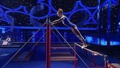 Виктория Боня. Выступление на брусьях. Без страховки. Фрагмент выпуска от 09.04.2016
