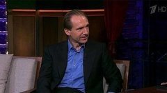 Актер и режиссер Рэйф Файнс. Вечерний Ургант. Фрагмент выпуска от 29.10.2014