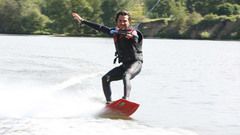 На музыкальной волне. Как Аслан Ахмадов покоряет водную стихию, берет новые творческие высоты и побеждает самого себя. Голос-5. Специальный репортаж