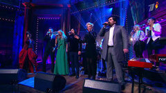 Участники проекта «Голос» — «We are the champions». Вечерний Ургант. Фрагмент выпуска от 07.02.2014