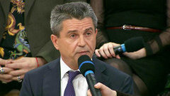 Владимир Маркин представителю полиции: Вам нужно было вовремя пресекать, а не доводить дело. Время покажет. Фрагмент выпуска от 19.10.2015