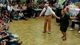 Видео с танцующими буги-вуги пенсионерами из Германии собрало миллионы просмотров