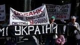 У парламента Украины прошли акции протеста солдатских матерей и вкладчиков банков