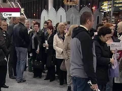 Аэропорт. Задержка рейса в сочи сегодня причины. Внуково зал ожидания. Рейс в аэропорту. Задержка рейса в сочи сегодня причины.