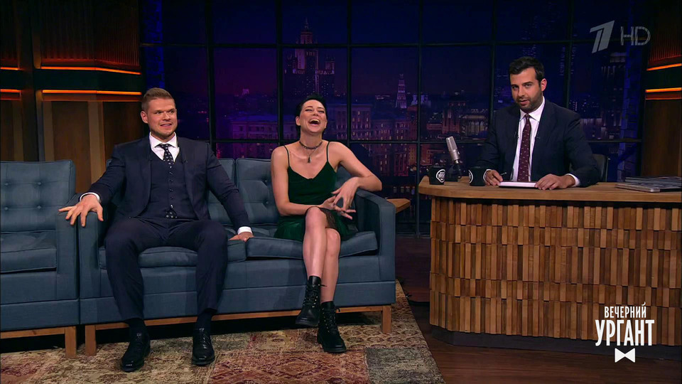 Yubka ostidagi mushukni tomosha qiling Yalangoch ayol bodibildingchilarning fotosuratlari