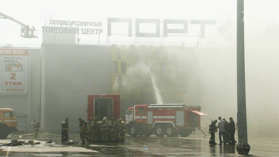 Пожар в торговом центре Казани: число жертв растет