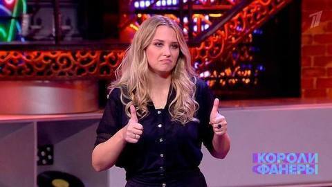 Агата Муцениеце и Аглая Шиловская. Глухарь на Первом. Короли фанеры. Фрагмент выпуска от 23.12.2017