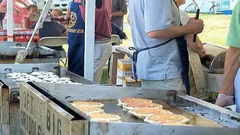 Блины без вреда здоровью. Дешево и сердито. Фрагмент выпуска от 05.03.2013