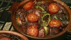 Печень индейки с овощами в глиняных сковородках. Фазенда. Фрагмент выпуска от 25.09.2016