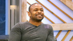 Рой Джонс показал Андрею Малахову свой российский паспорт. Пусть говорят. Фрагмент выпуска от 09.12.2015