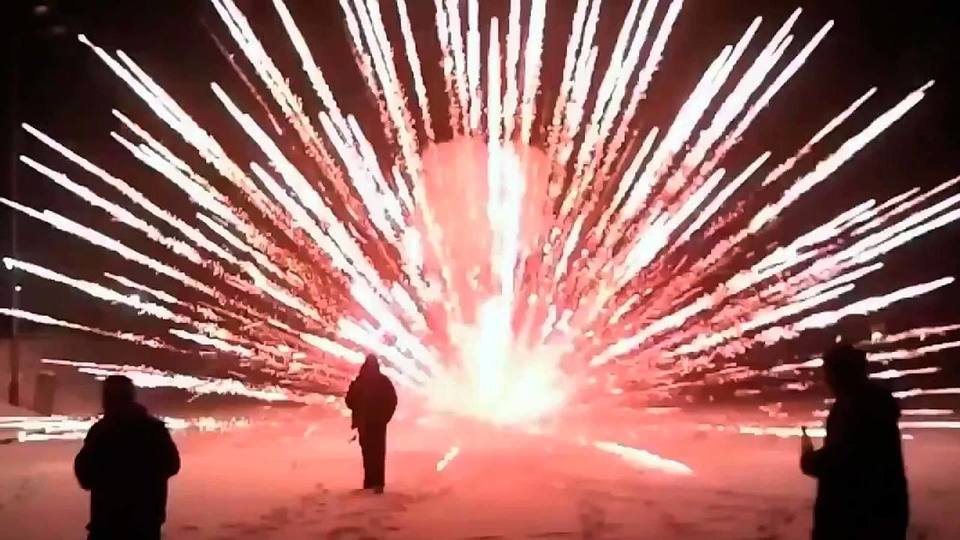 Фото с последствиями после петард Эксперты призывают к максимальной осторожности при использовании пиротехники в Н