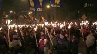 Украинские радикалы прошли по улицам Киева в день рождения лидера ОУН Степана Бандеры