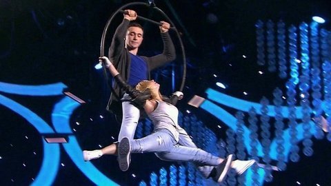 Елена Бережная, Роман Петухов — «Люди, живущие в метро». Воздушная гимнастика. Без страховки. Фрагмент выпуска от 23.04.2016