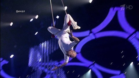 Евгений Папунаишвили и Лэйла Груздева — «Сердце». Воздушная гимнастика. Без страховки. Фрагмент выпуска от 28.05.2016