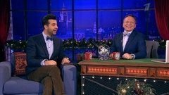 Актеры, кинорежиссер, телеведущий Игорь Угольников и пианист Левон Оганезов. Вечерний Ургант. Фрагмент выпуска от 14.12.2012