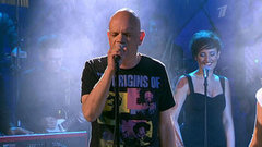 Эшли Слейтер и группа «Фрукты» — «Turn On, Tune In, Cop Out». Вечерний Ургант. Фрагмент выпуска от 07.06.2012