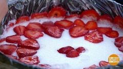 Клубничный торт от Марии Суровой. Доброе утро. Фрагмент выпуска от 29.06.2018