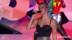 Юлианна Караулова — «Я лечу». Юбилейный вечер Валерии. Международный музыкальный фестиваль «Жара». Фрагмент выпуска от 17.08.2018