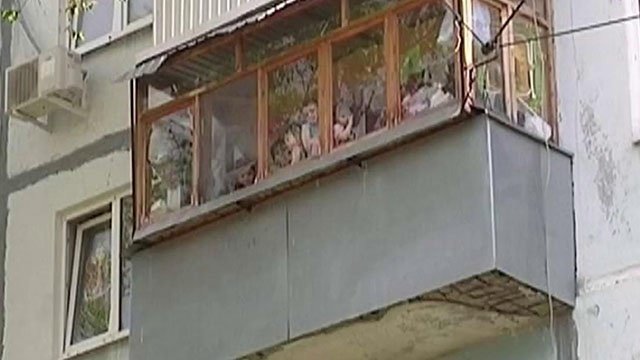 В самаре мужчина спас девочку, которая падала с балкона четв.