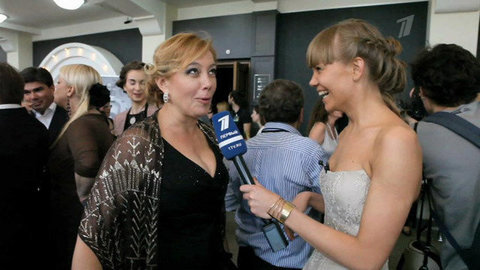 Премия ТЭФИ. Острый репортаж с Аллой Михеевой. Вечерний Ургант. Фрагмент выпуска от 30.05.2012