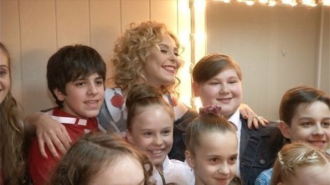 «У нас нет никакой конкуренции, дети друг друга любят», — Пелагея о своей команде. Голос.Дети-1