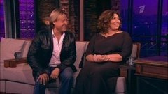 Актеры и телеведущие Дмитрий Харатьян и Екатерина Скулкина. Вечерний Ургант. Фрагмент выпуска от 24.09.2013